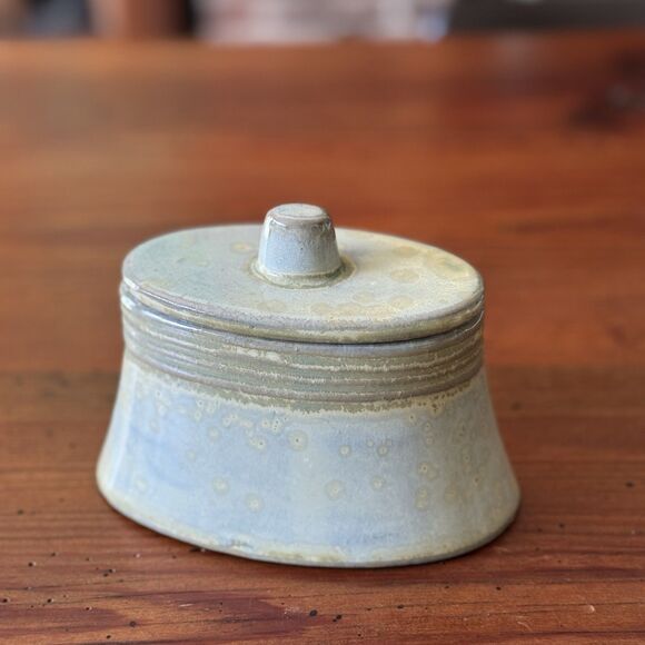 "Pier 1" Art Pottery Oval Sage Green Dish Trinket Decor Box with Lid - Picture 6 of 16